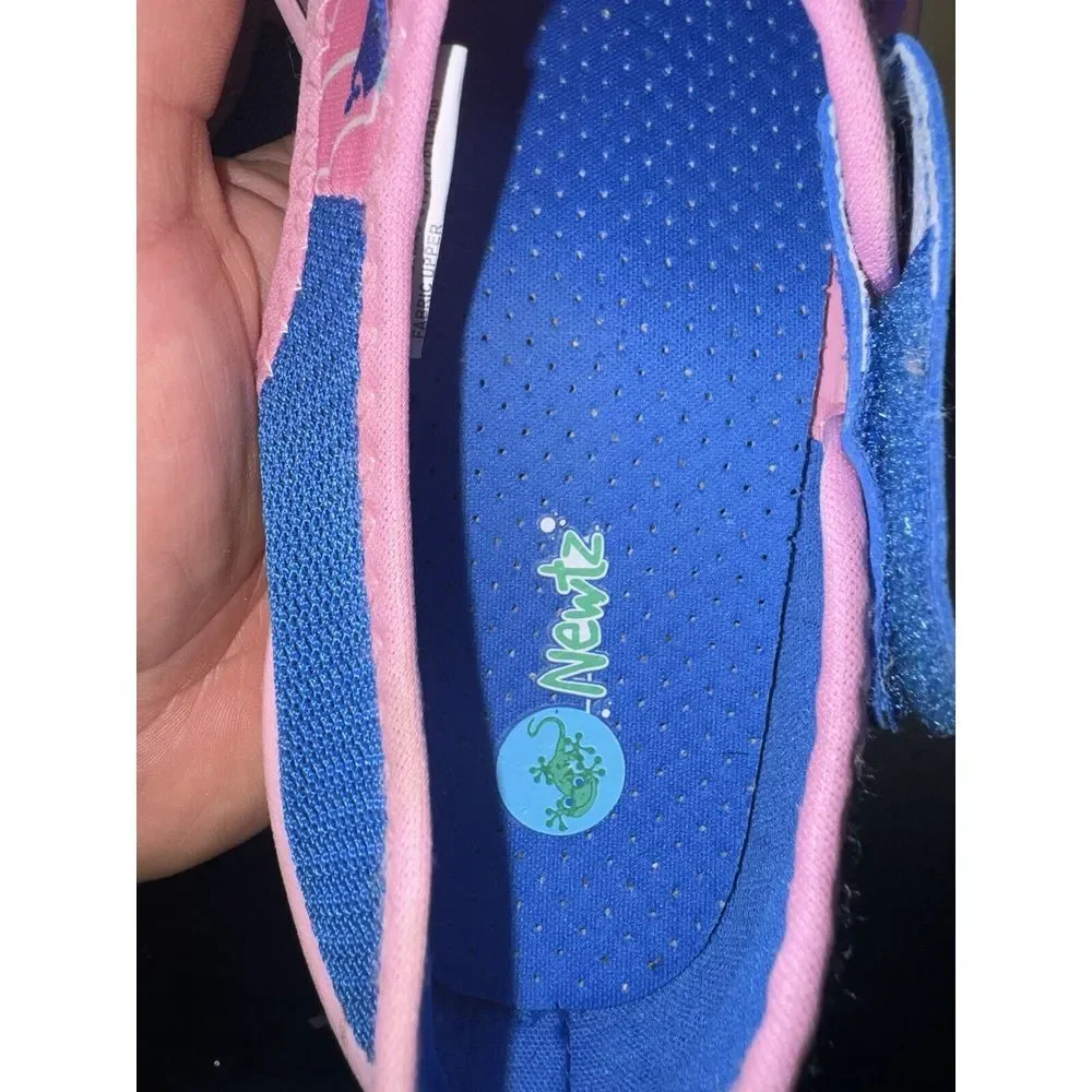 Newtz Girls' Youth Water Shoes Size 4-5‎ Girls Whale Pink/blue EUC